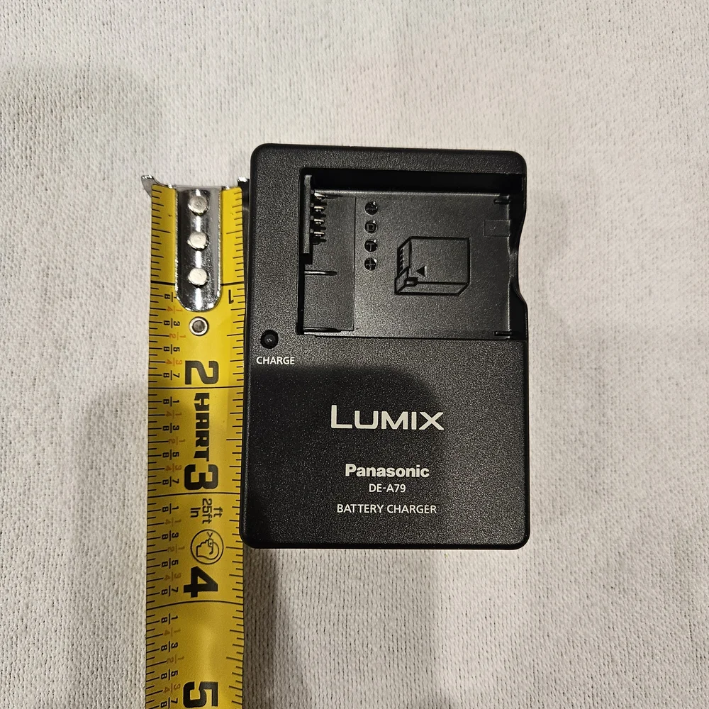 Panasonic Lumix DE-A79 Battery Charger